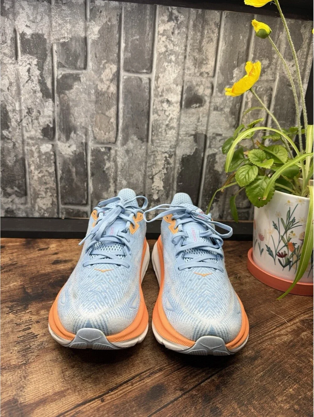 Hoka One One Clifton 9 Women’s Blue/Orange Low Top Lace-Up Logo Mesh 1127896